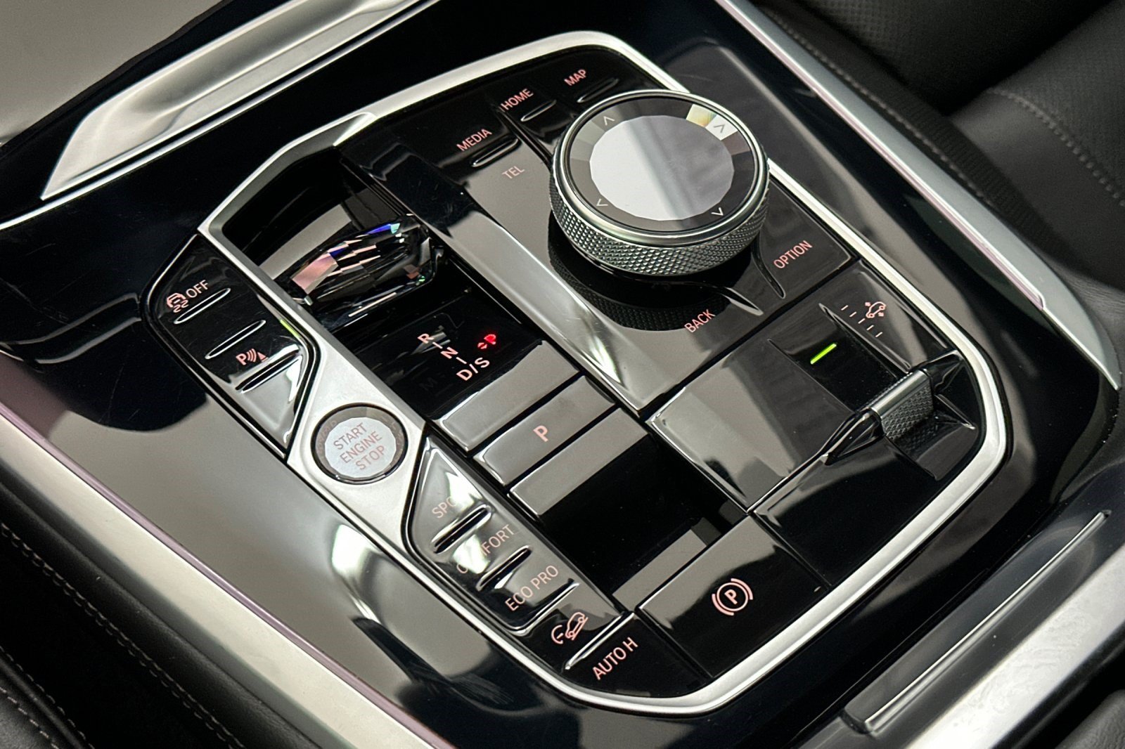 Certified 2025 BMW X7 M60i AWD/4WD image 17