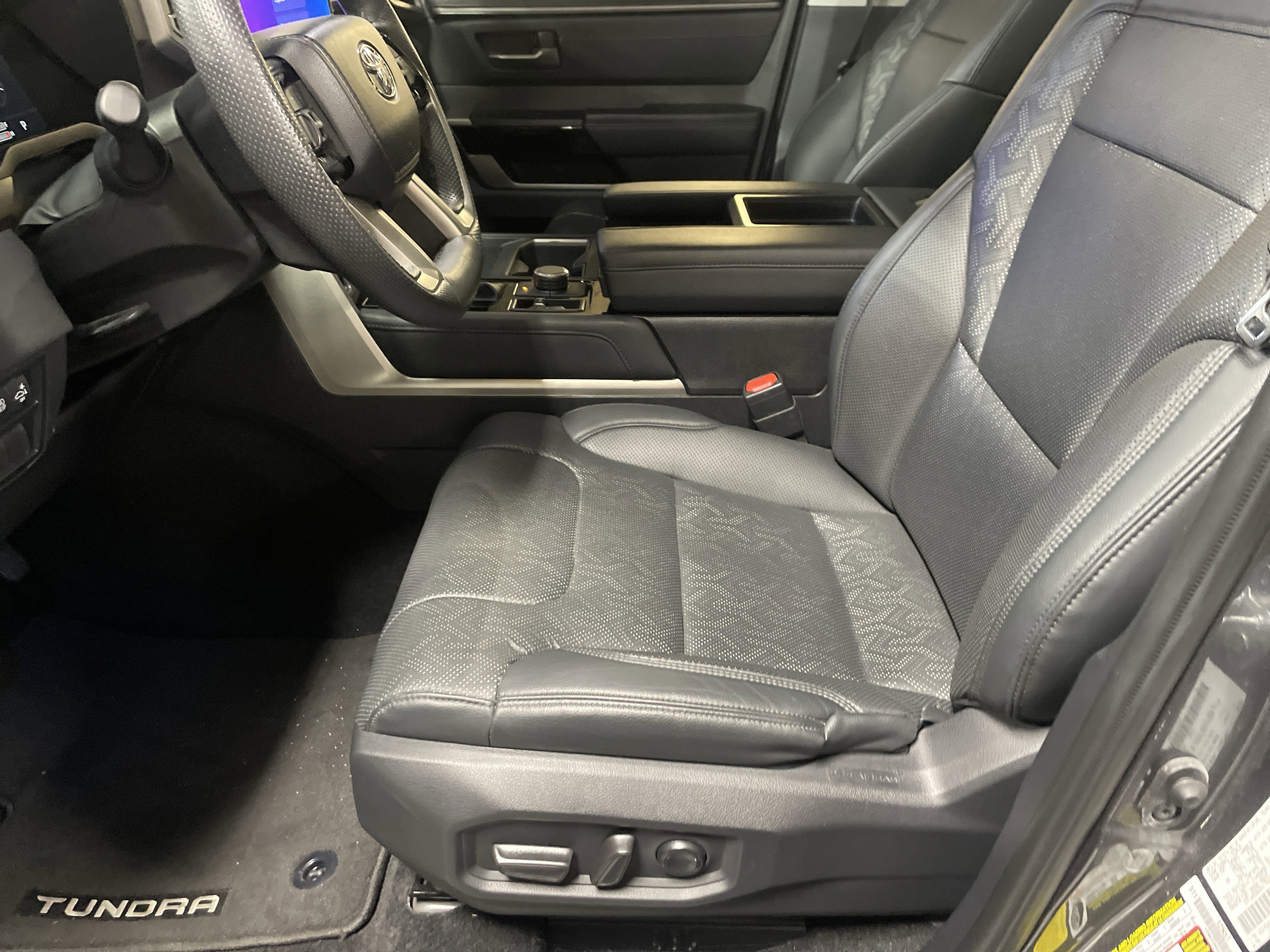 Used 2024 Toyota Tundra Limited image 9