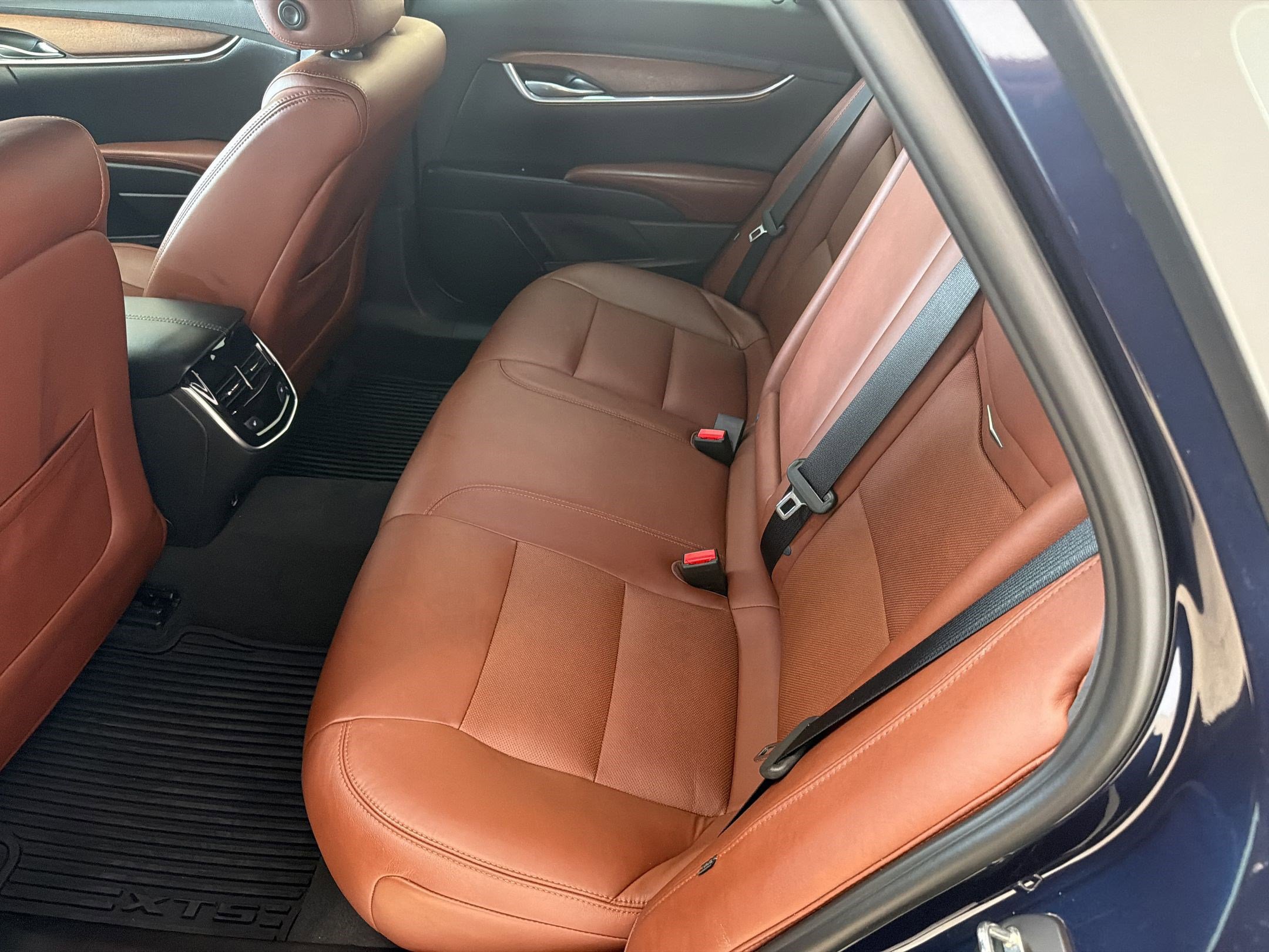 Used 2018 Cadillac XTS Luxury w/ Driver Awareness Package FWD image 14