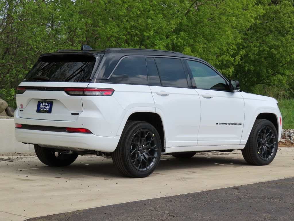 New 2026 Jeep Grand Cherokee Summit AWD/4WD image 3