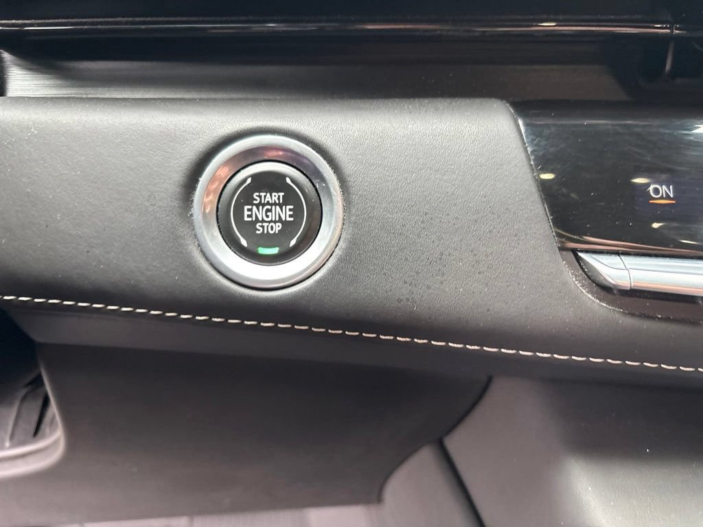 Used 2022 Cadillac Escalade Sport Platinum w/ LPO, ONYX Package AWD/4WD image 26