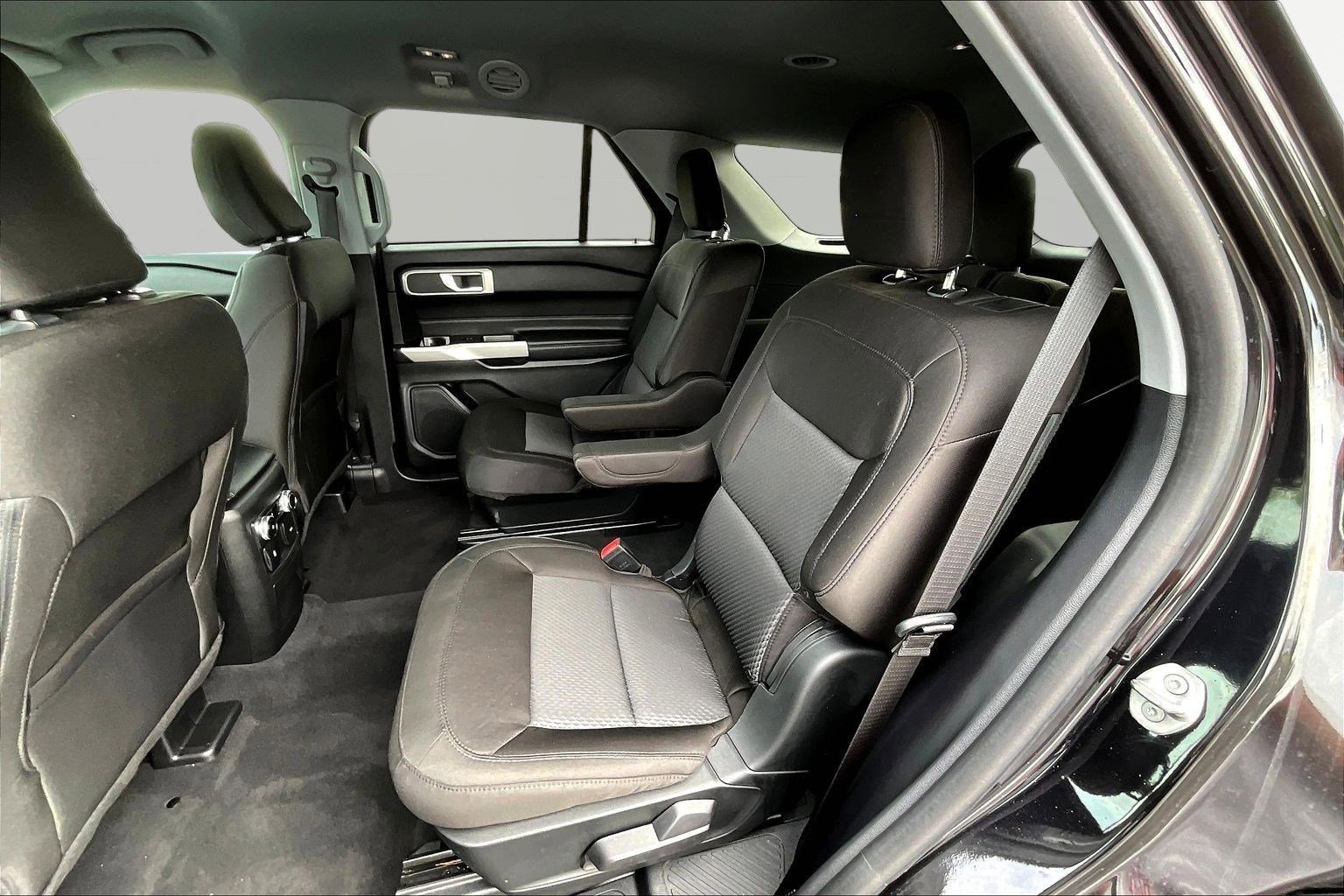 Used 2022 Ford Explorer XLT AWD/4WD image 22