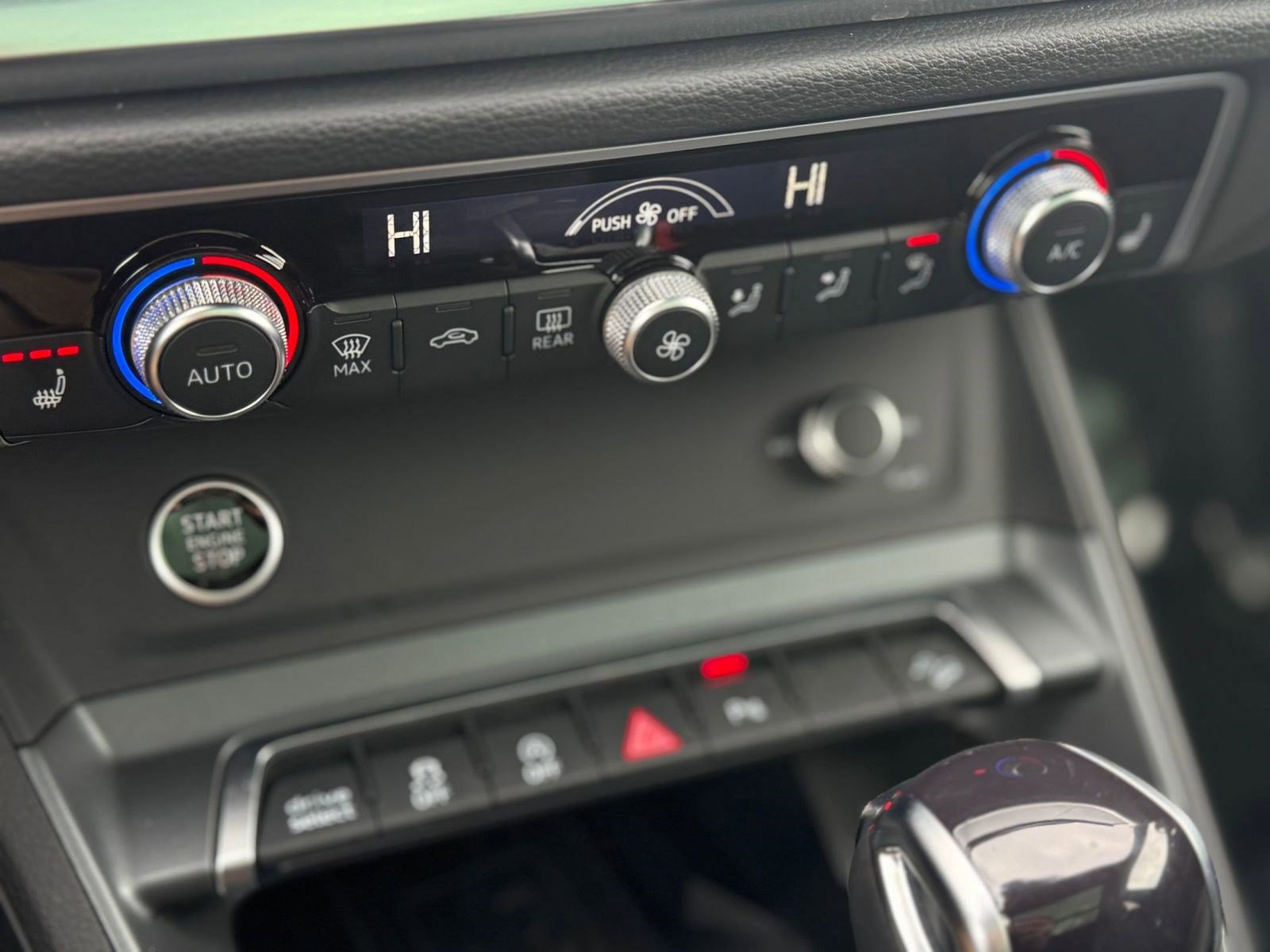 Certified 2025 Audi Q3 2.0T Premium w/ Convenience Package image 19