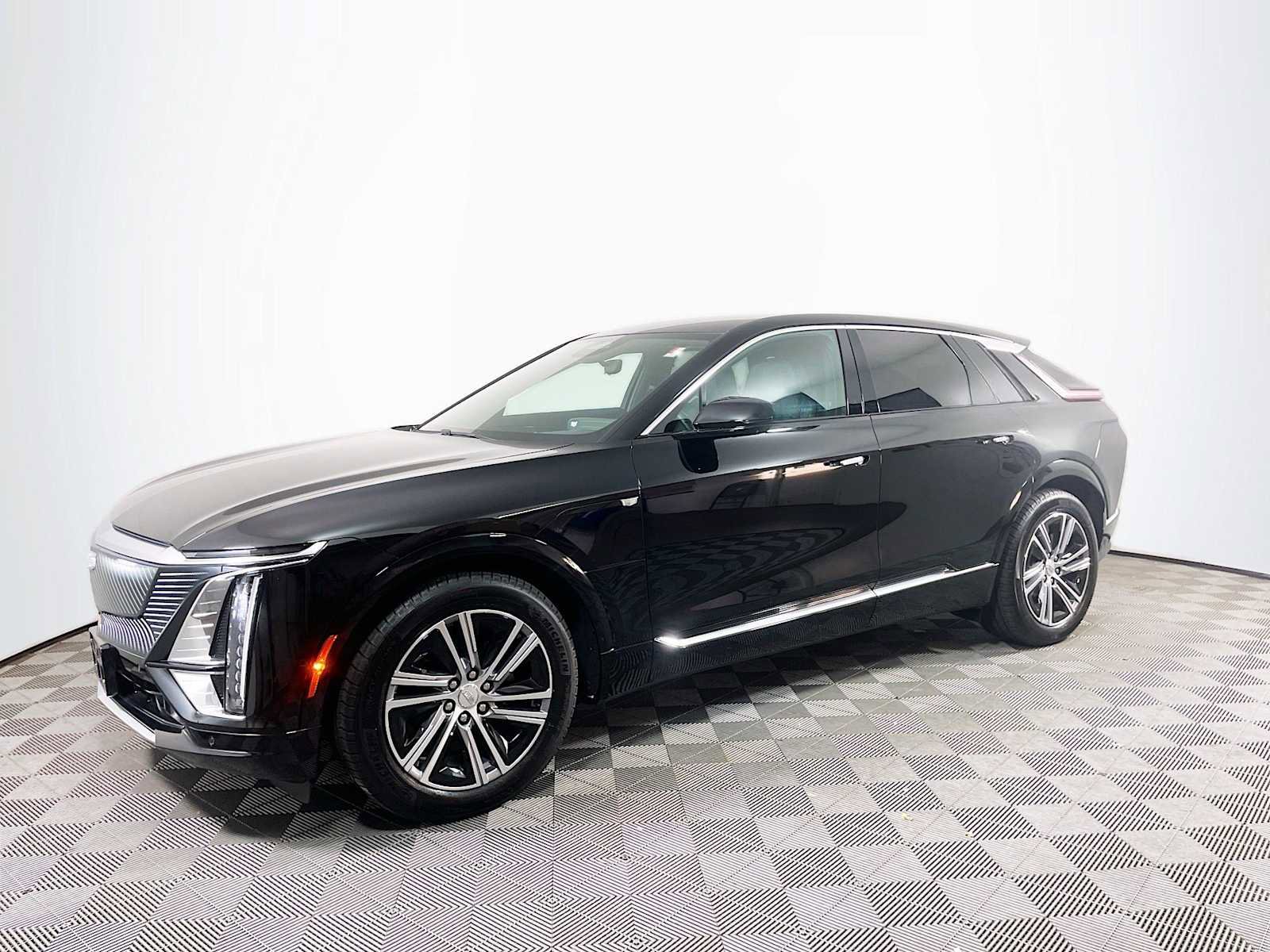 New 2025 Cadillac Lyriq Luxury