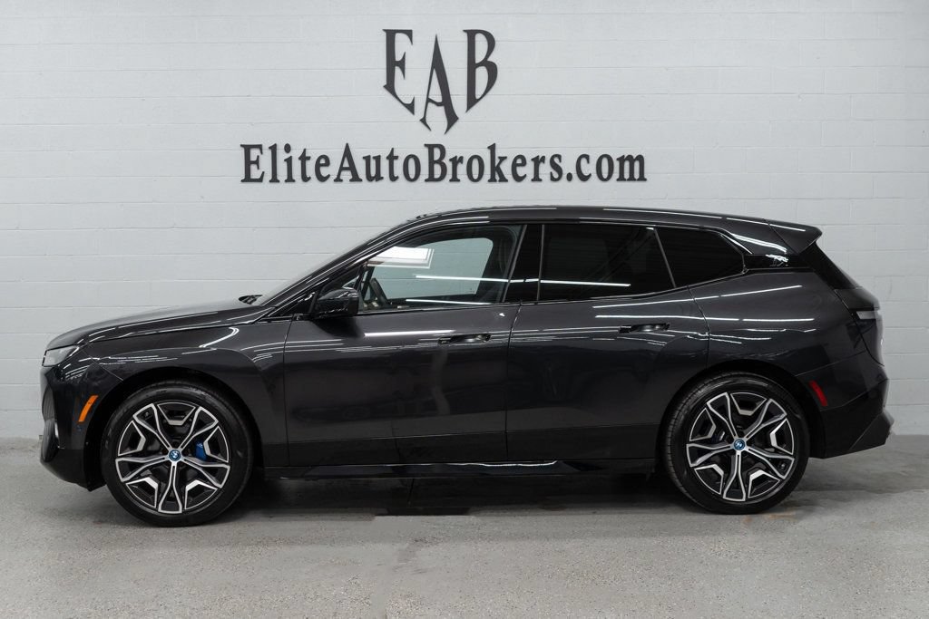 Used 2024 BMW iX xDrive50 w/ Premium Package AWD/4WD image 2