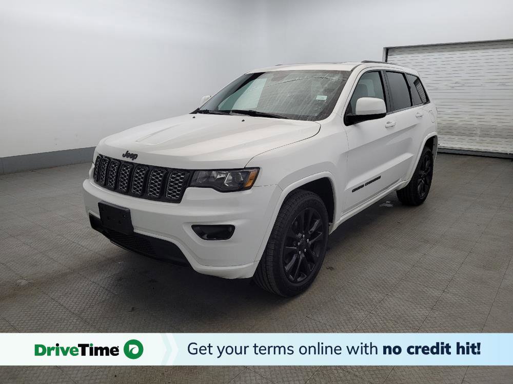 Used 2017 Jeep Grand Cherokee Altitude image 1