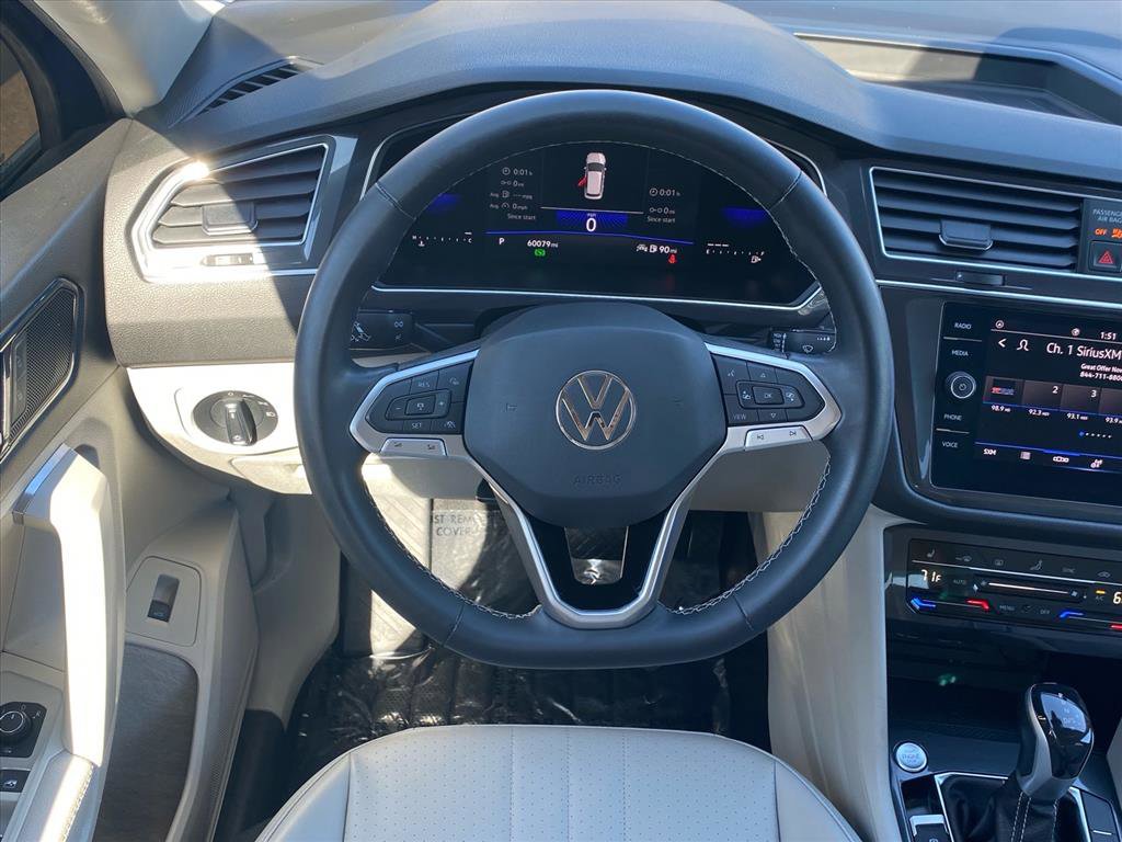 Used 2022 Volkswagen Tiguan SE FWD image 5