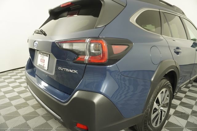 Used 2025 Subaru Outback Premium image 13