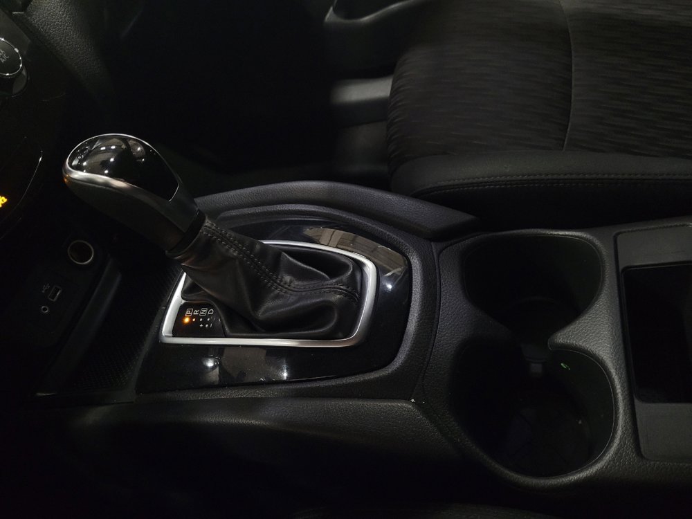 Used 2019 Nissan Rogue S image 26