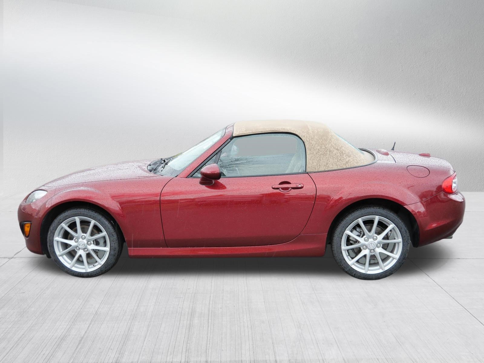 Used 2011 MAZDA MX-5 Miata Grand Touring w/ Premium Pkg image 4