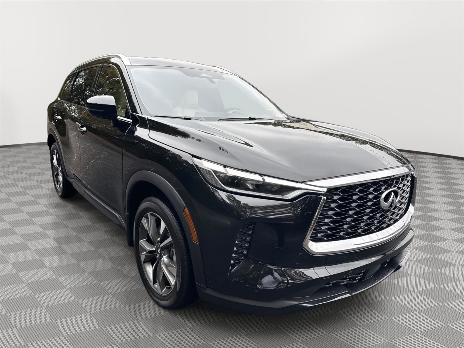 Certified 2025 INFINITI QX60 Luxe image 4