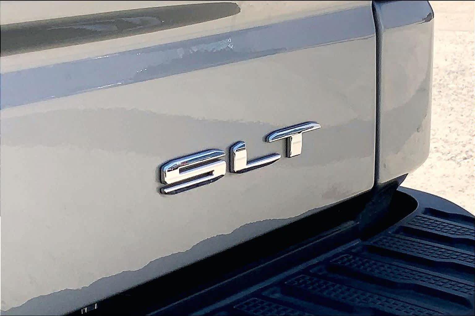 Used 2024 GMC Sierra 1500 SLT AWD/4WD image 10