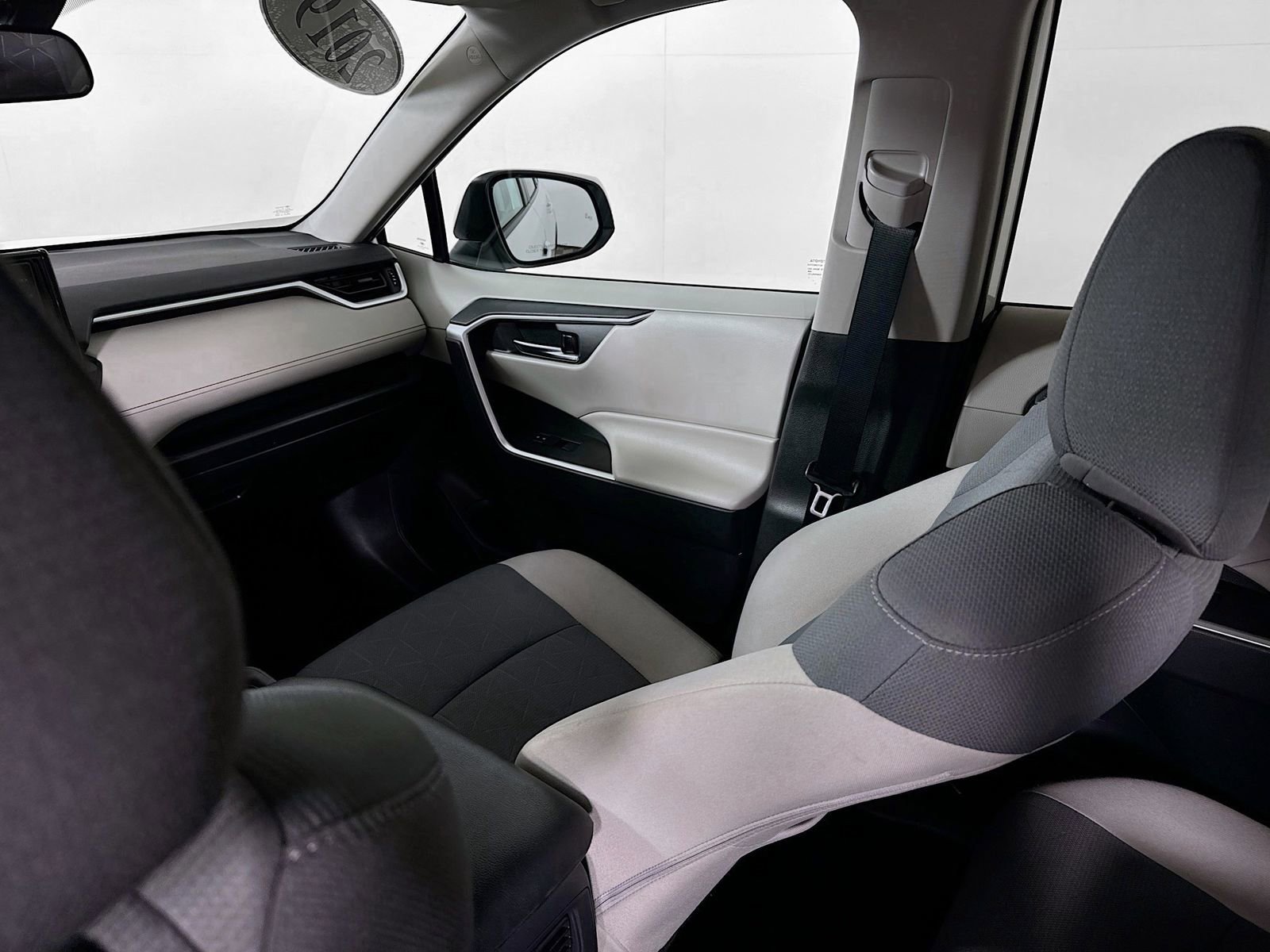 Used 2019 Toyota RAV4 XLE AWD/4WD image 20