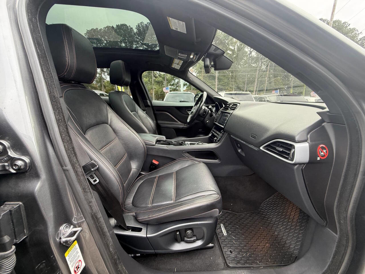 Used 2017 Jaguar F-PACE Prestige AWD/4WD image 14