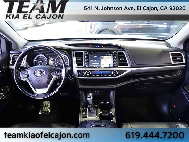 Used 2017 Toyota Highlander Limited Platinum image 21