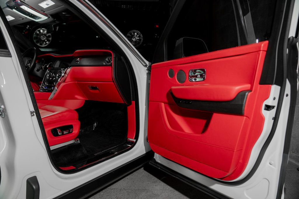 Used 2023 Rolls-Royce Cullinan AWD/4WD image 22