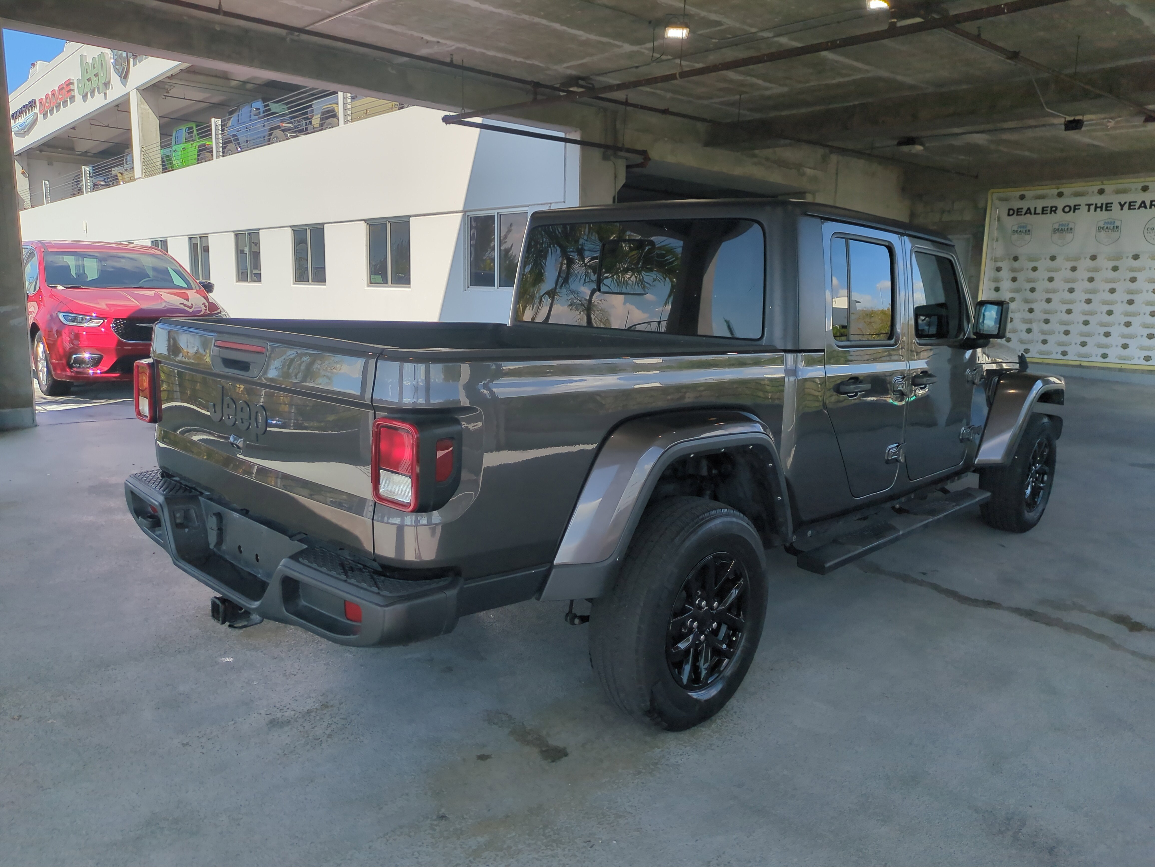 Used 2022 Jeep Gladiator Sport AWD/4WD image 5