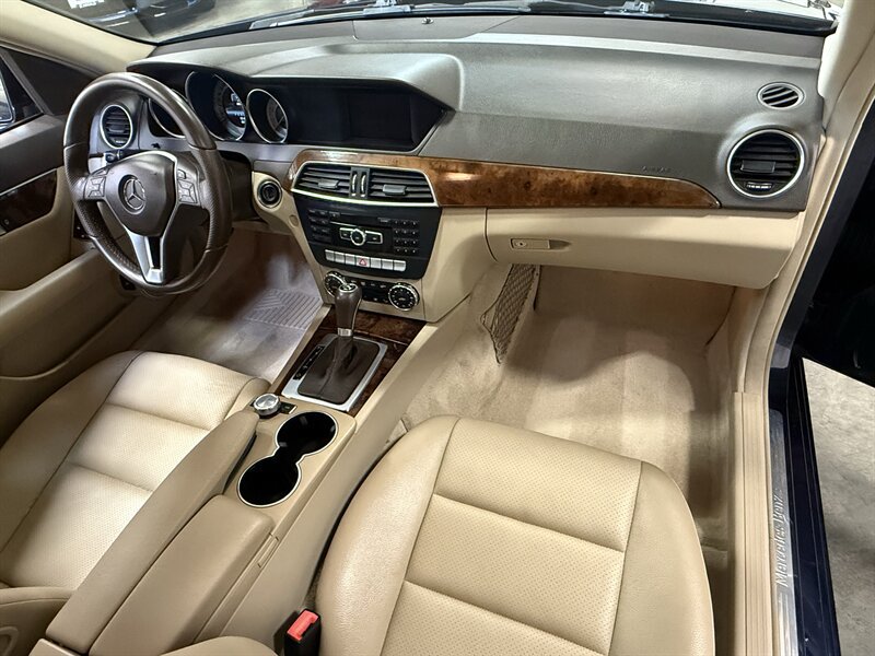Used 2013 Mercedes-Benz C 250 Sedan image 2