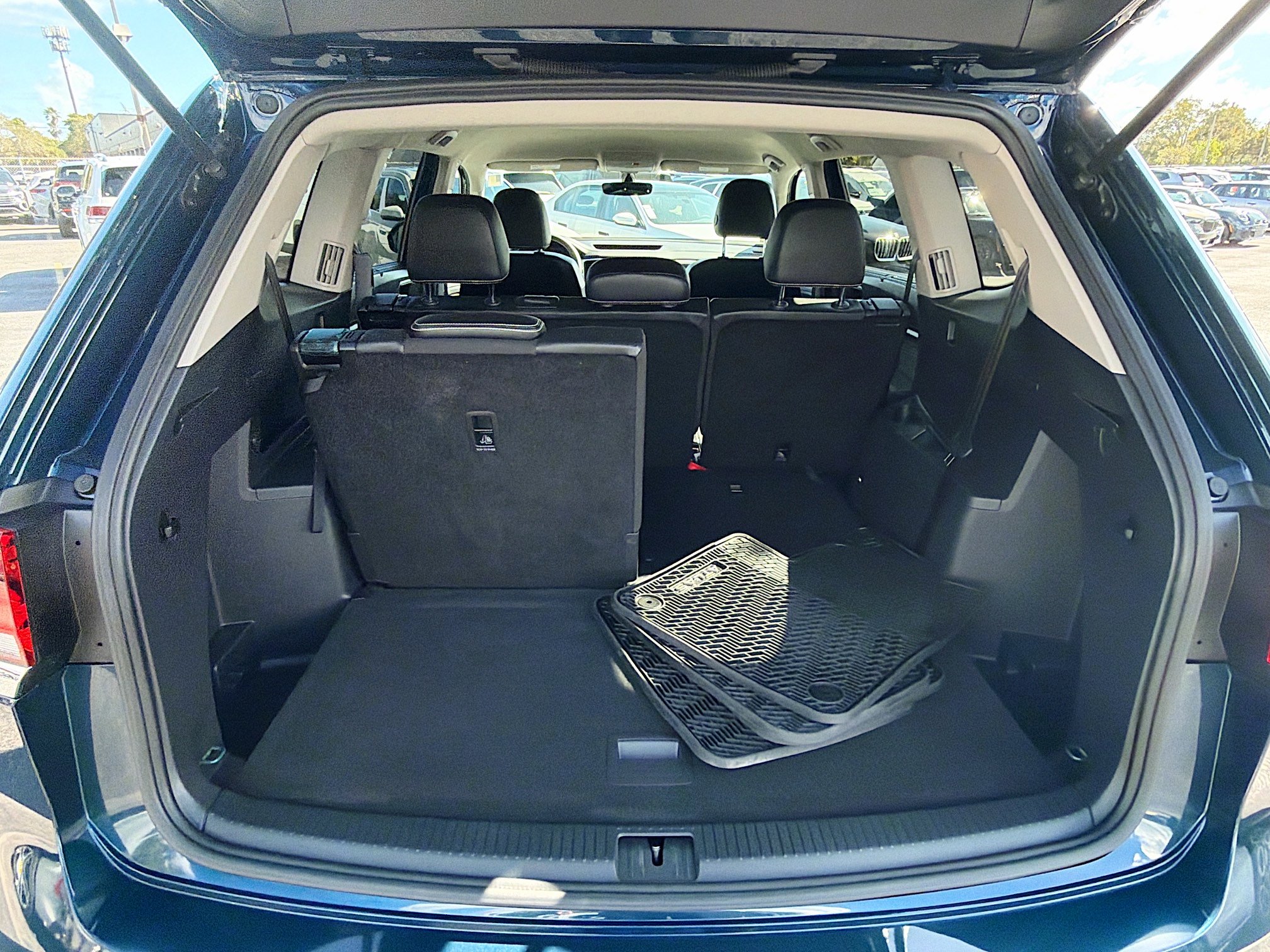 Used 2022 Volkswagen Atlas SE image 26