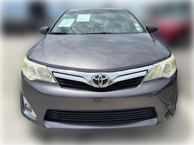 Used 2014 Toyota Camry XLE FWD image 2