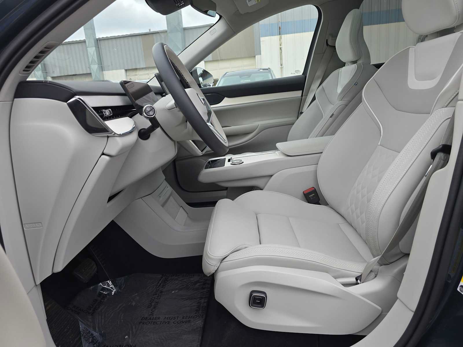 Certified 2025 Volvo EX90 Ultra AWD/4WD image 21
