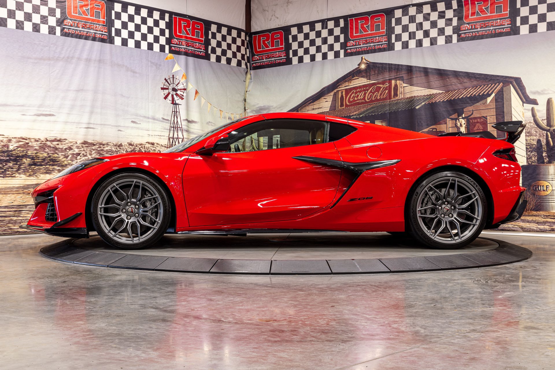 Used 2023 Chevrolet Corvette Z06 w/ Z07 Performance Package RWD image 8