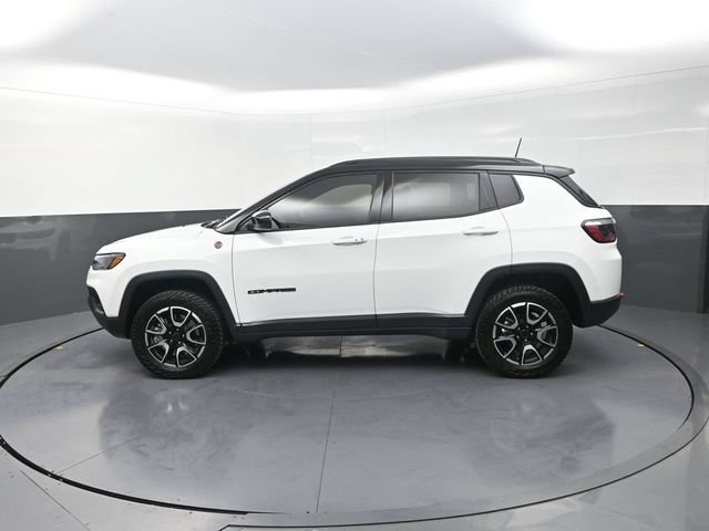 Used 2026 Jeep Compass Trailhawk AWD/4WD image 6