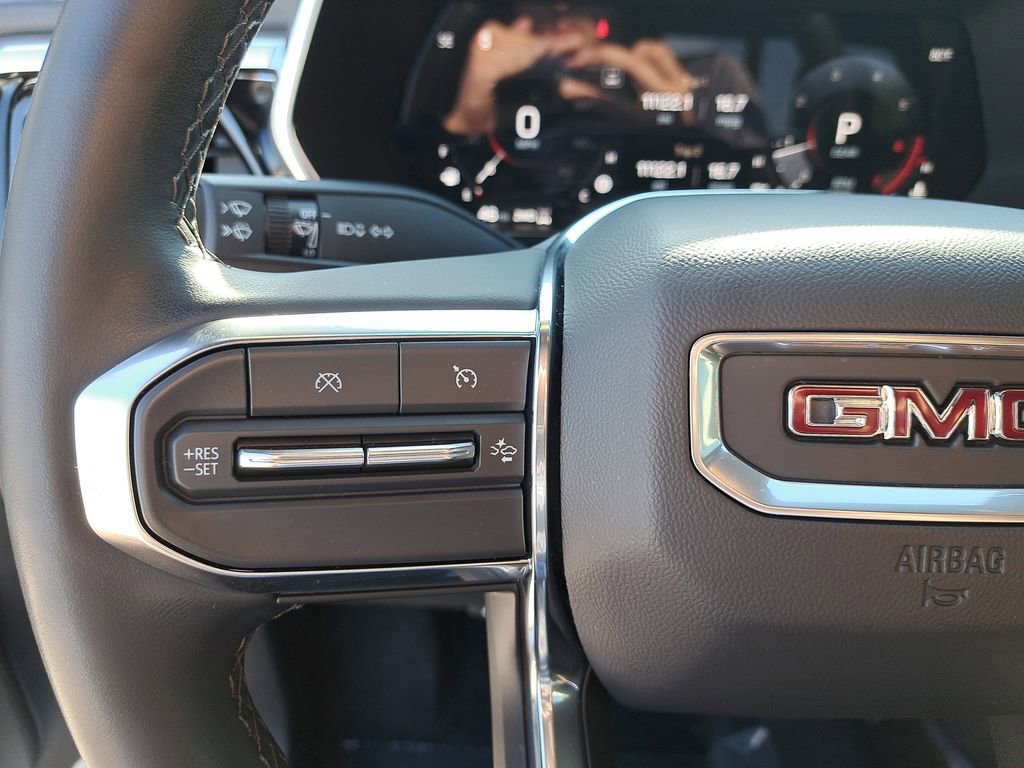 Used 2025 GMC Canyon Elevation image 18