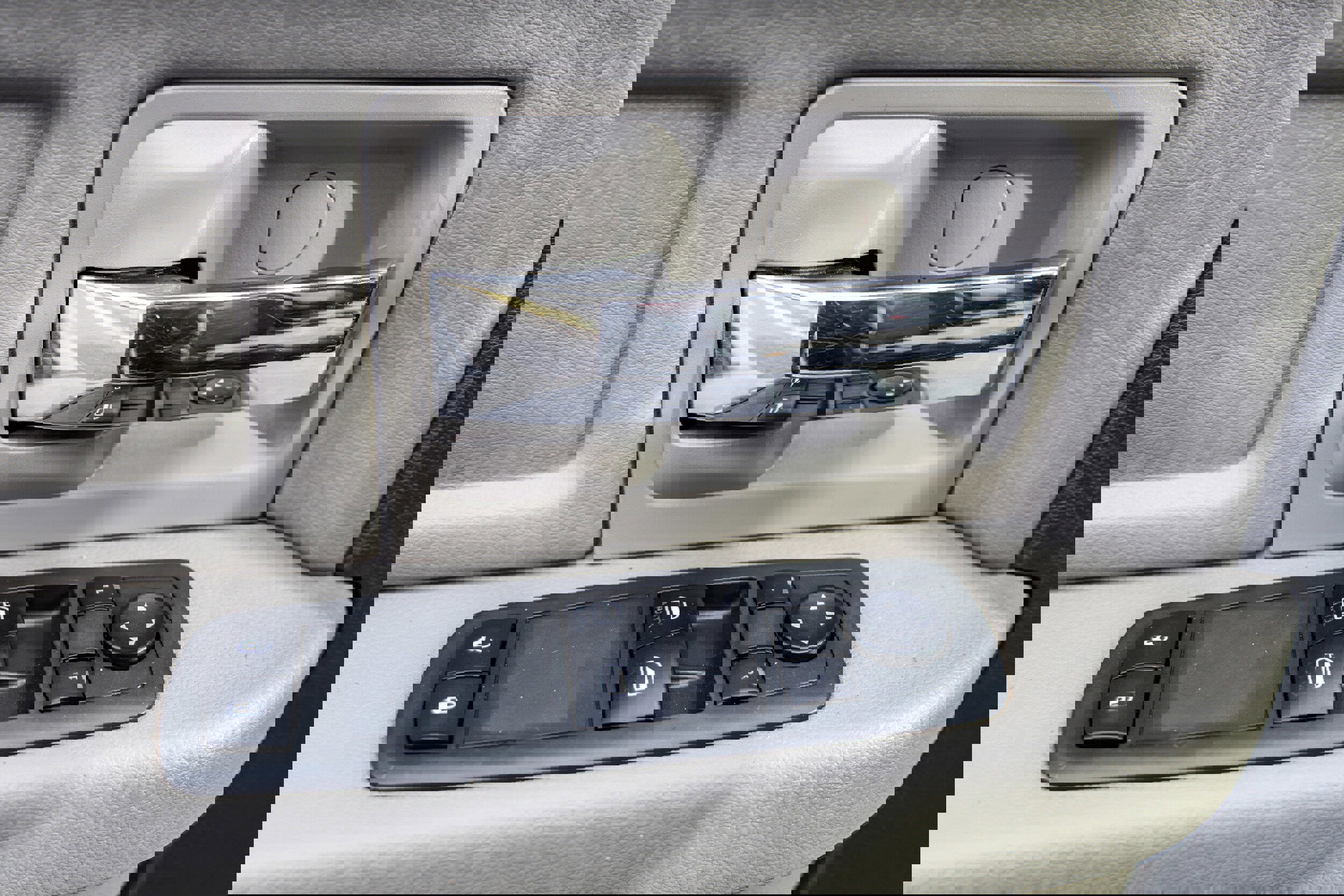 Used 2012 RAM 1500 Classic SLT image 9