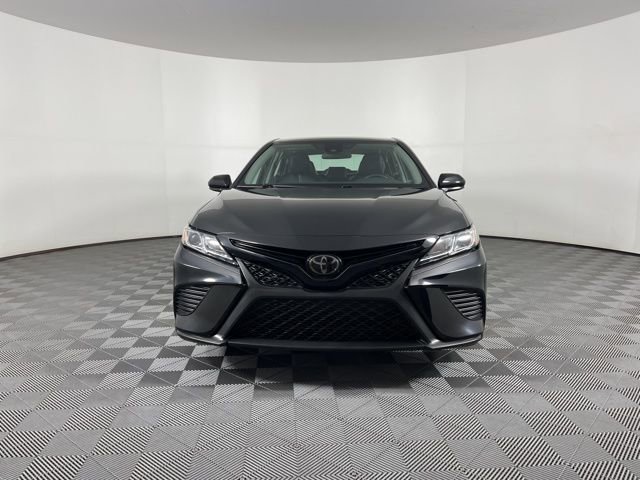 Used 2020 Toyota Camry SE image 3