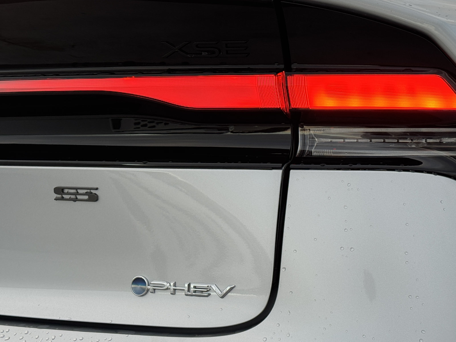 New 2027 Toyota Prius Plug-In Hybrid w/ Limited Premium Package FWD image 14
