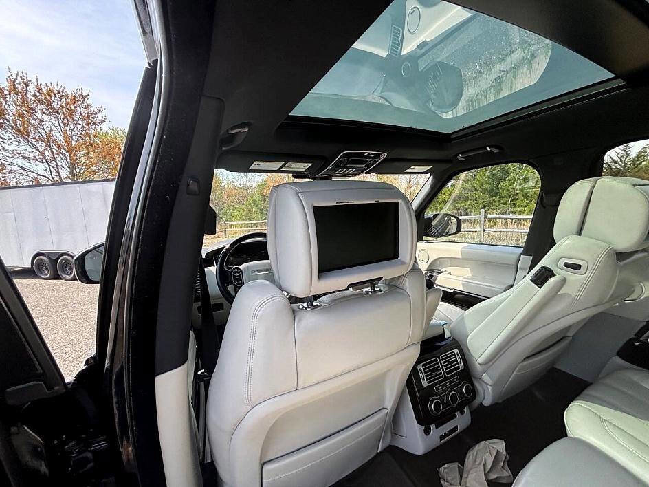 Used 2016 Land Rover Range Rover Supercharged image 17
