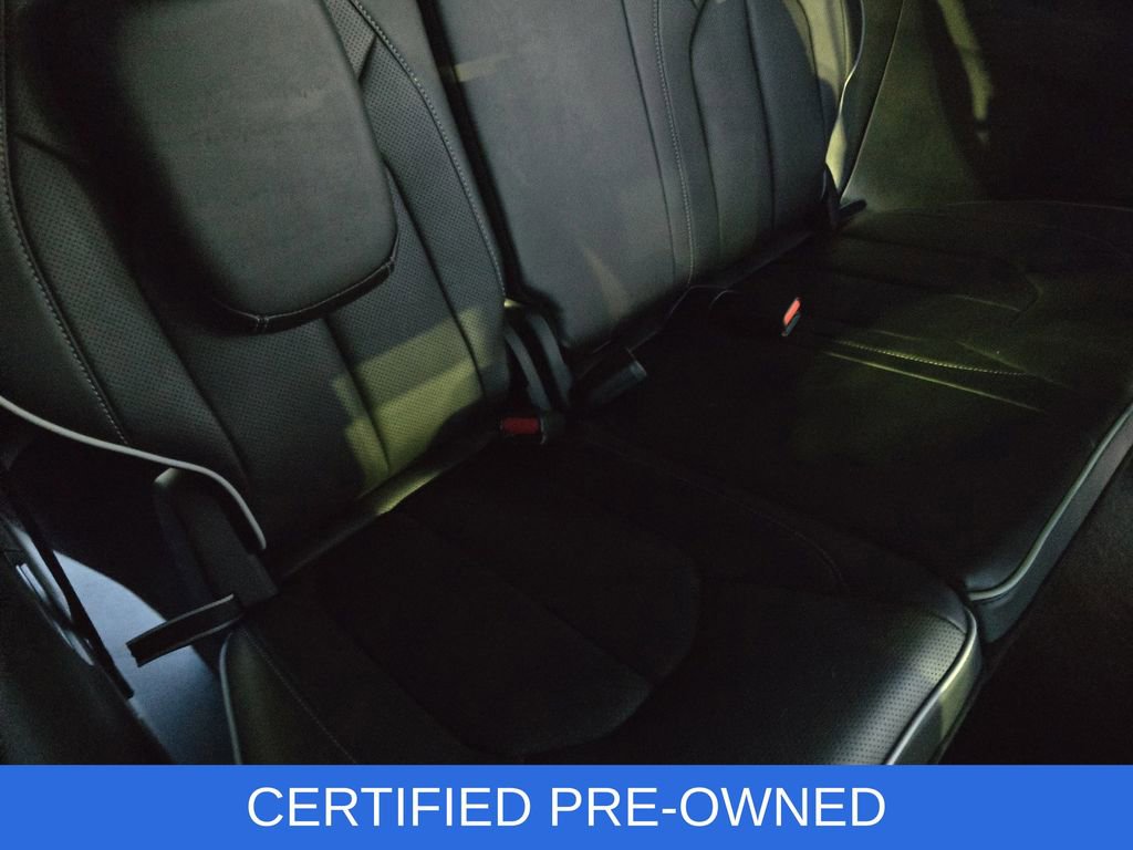 Used 2025 Chrysler Pacifica Limited FWD image 13