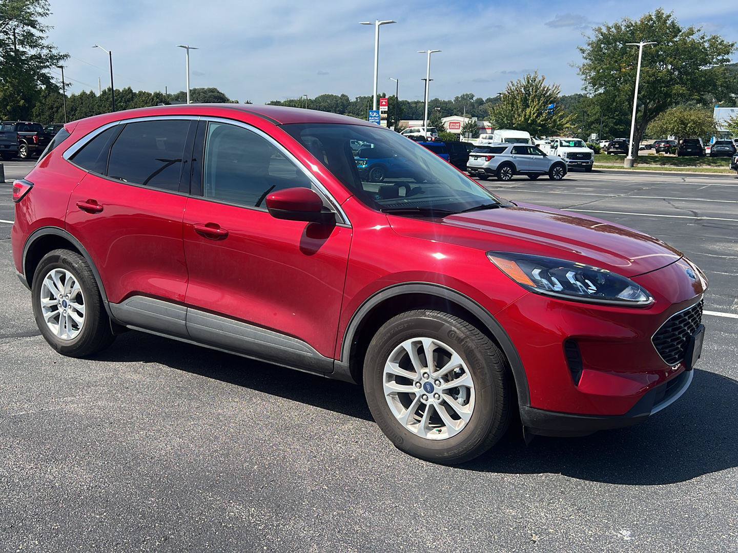 Used 2020 Ford Escape SE AWD/4WD image 2