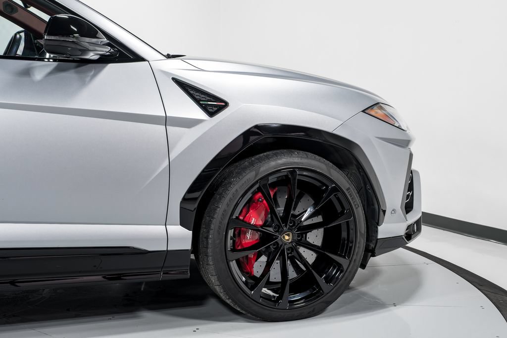 Used 2022 Lamborghini Urus AWD/4WD image 48