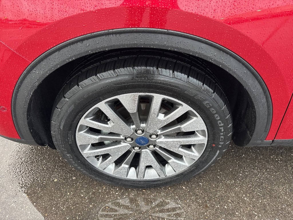 Used 2020 Ford Escape Titanium image 7