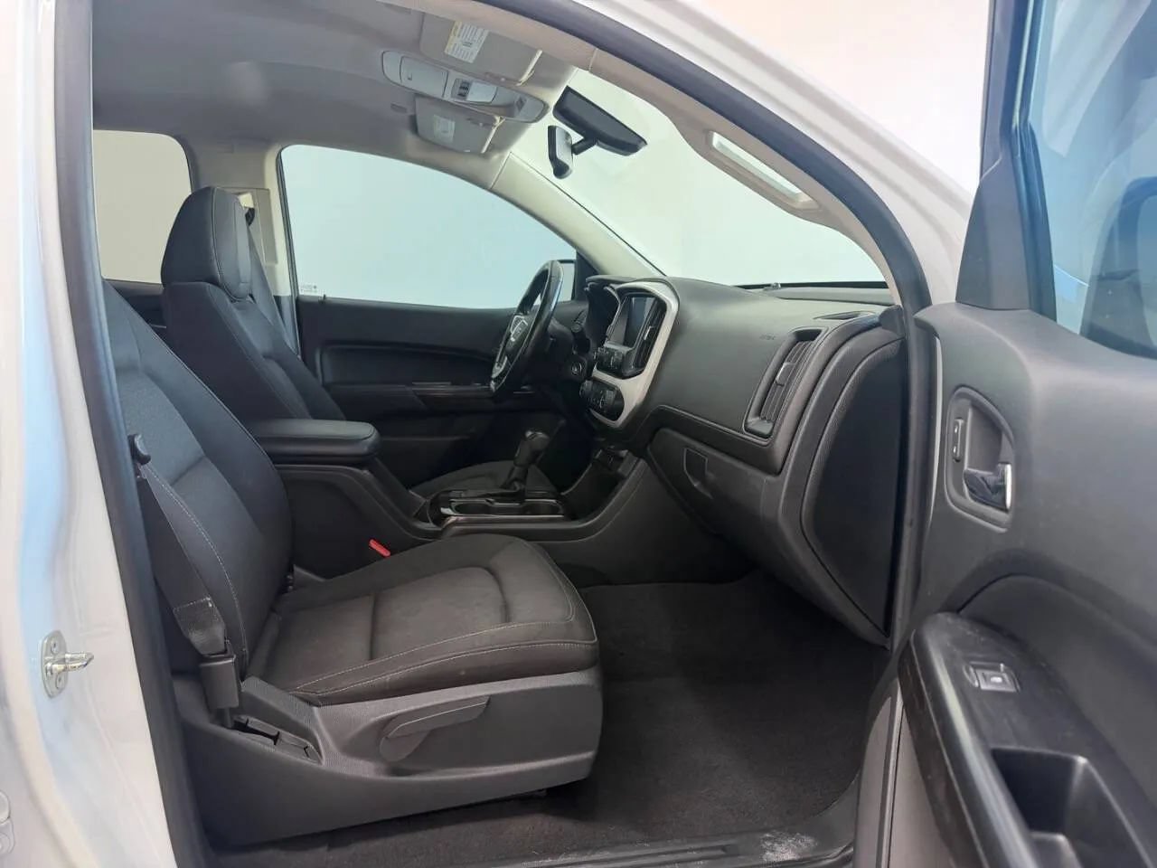 Used 2020 GMC Canyon SLE w/ Elevation Edition RWD image 16