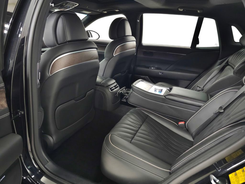 Used 2023 Genesis G90 3.5T AWD/4WD image 40