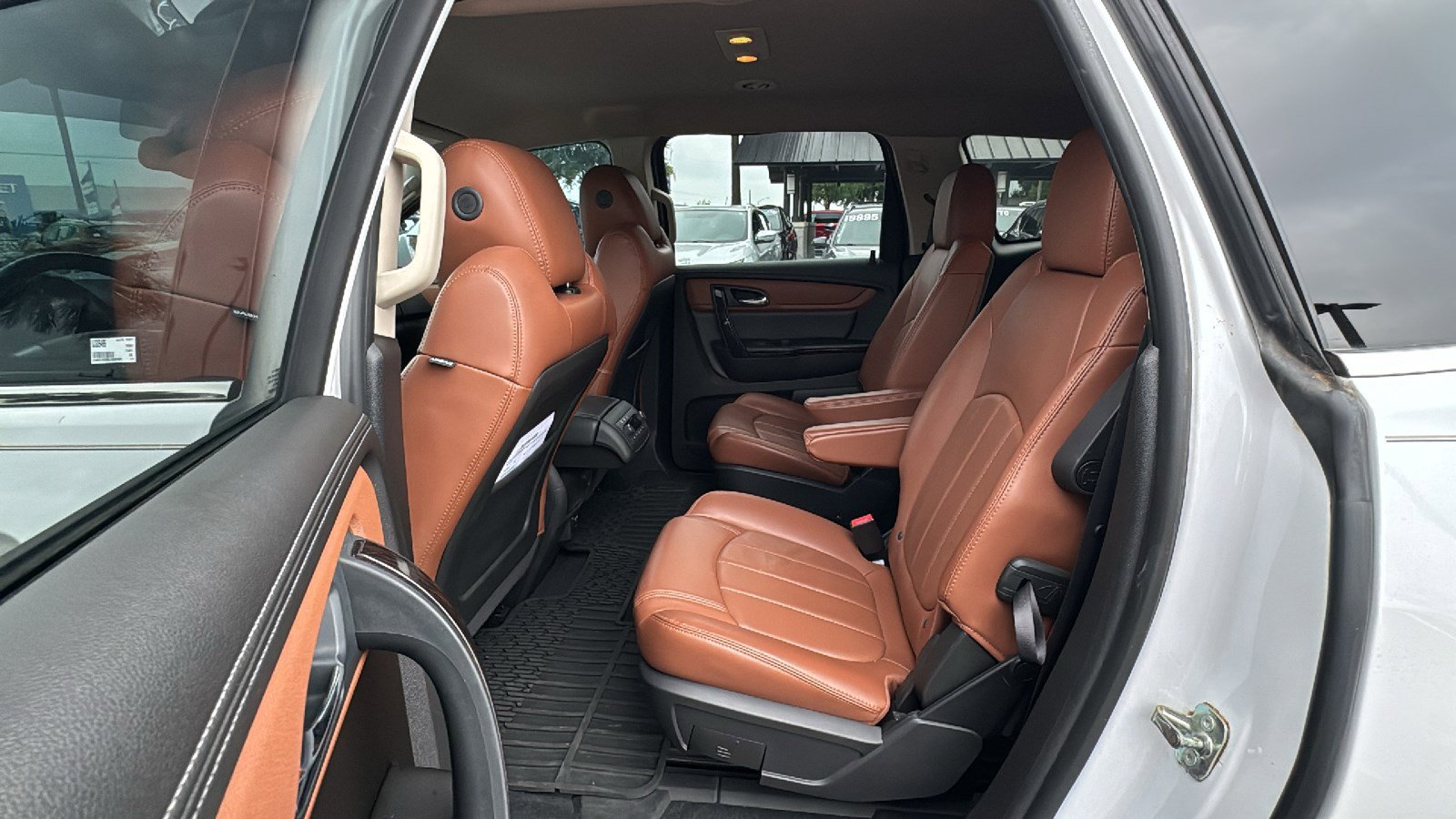 Used 2016 Chevrolet Traverse LTZ FWD image 16