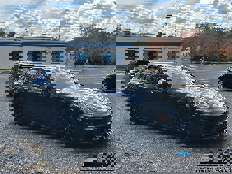 Used 2017 Porsche Panamera 4 AWD/4WD image 4