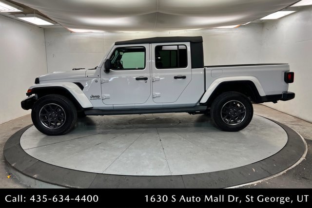 Used 2022 Jeep Gladiator Overland image 2