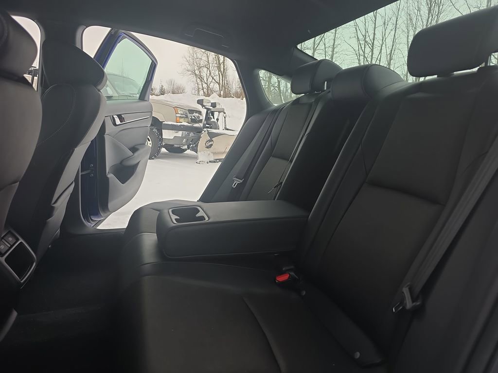 Used 2022 Honda Accord Sport image 12