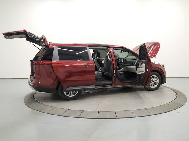 Used 2023 Kia Carnival LX FWD image 15