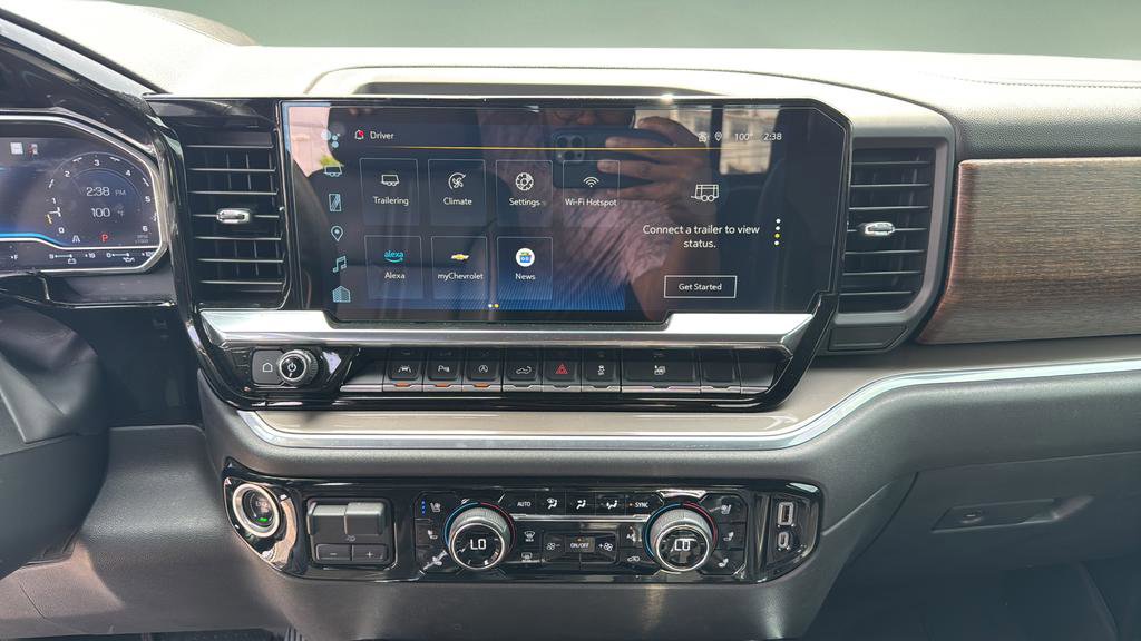 Used 2022 Chevrolet Silverado 1500 High Country w/ Technology Package RWD image 11