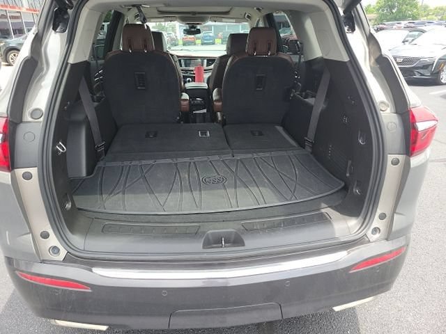 Used 2018 Buick Enclave Avenir w/ Avenir Technology Package AWD/4WD image 5