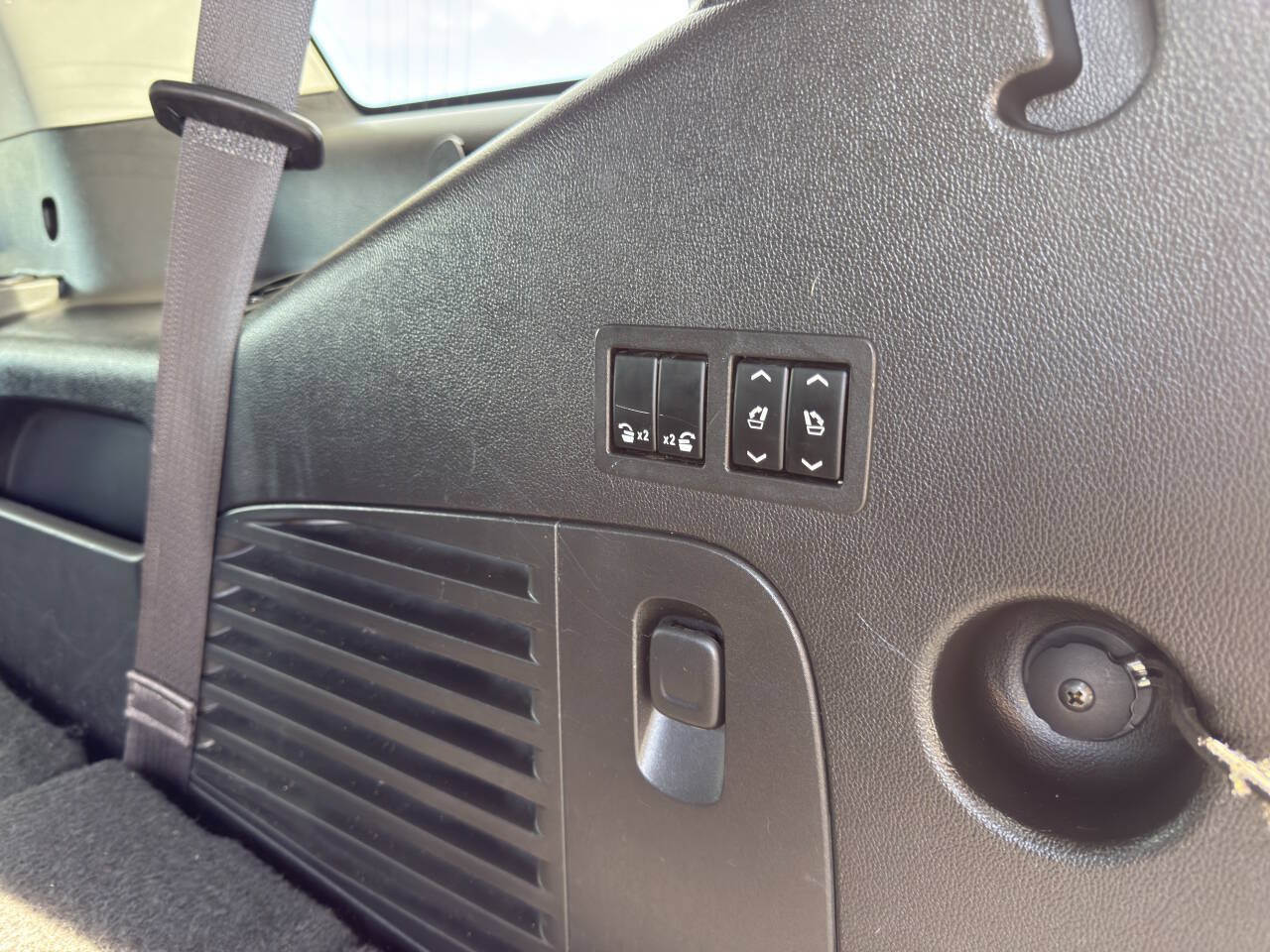 Used 2015 Chevrolet Tahoe LT RWD image 24