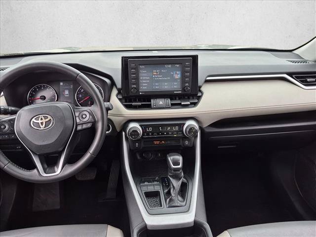 Used 2020 Toyota RAV4 XLE Premium FWD image 16