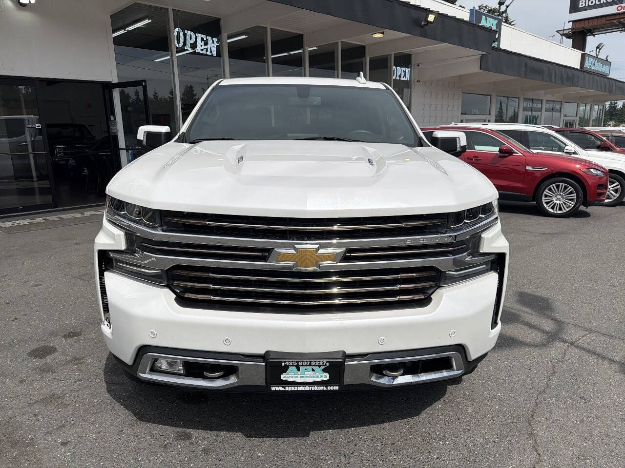 Used 2019 Chevrolet Silverado 1500 High Country w/ Technology Package AWD/4WD image 11