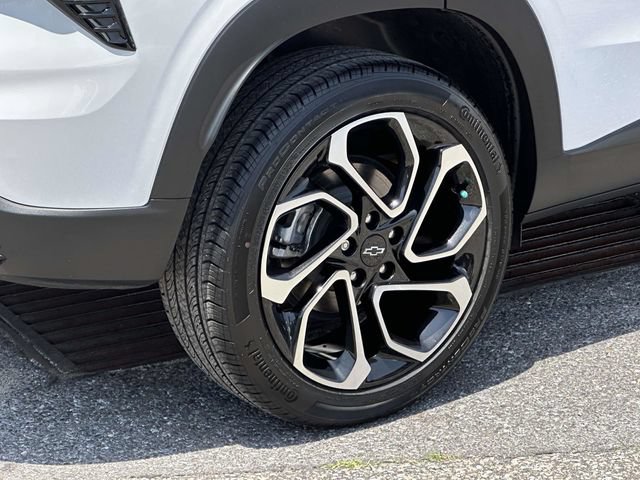 Certified 2024 Chevrolet Trax RS w/ Driver Confidence Package FWD image 30