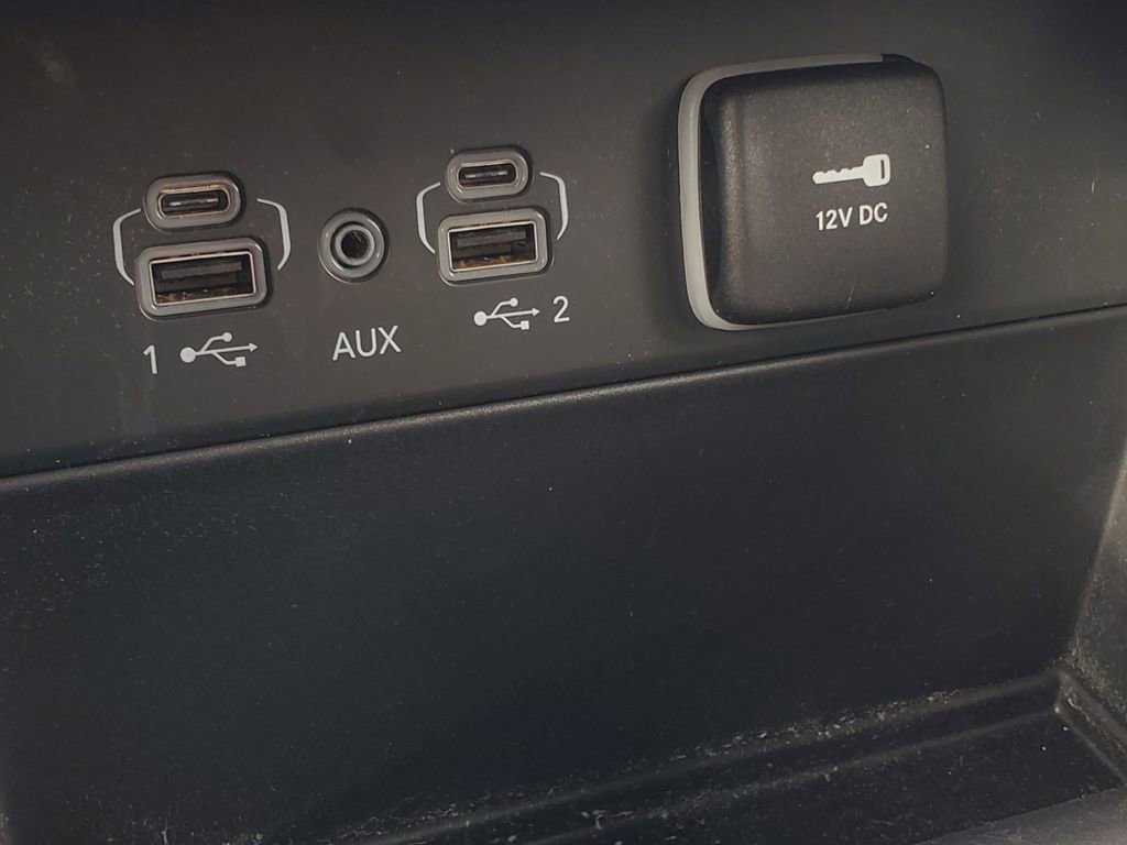 Used 2024 Jeep Grand Cherokee Laredo image 26